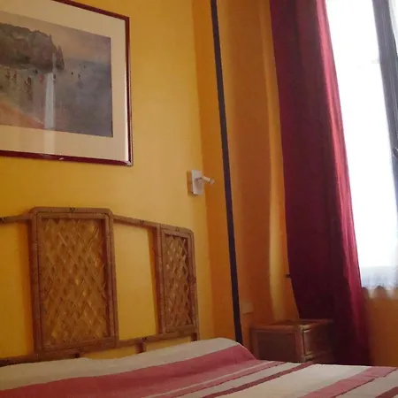 Hotel Du Palais 2*